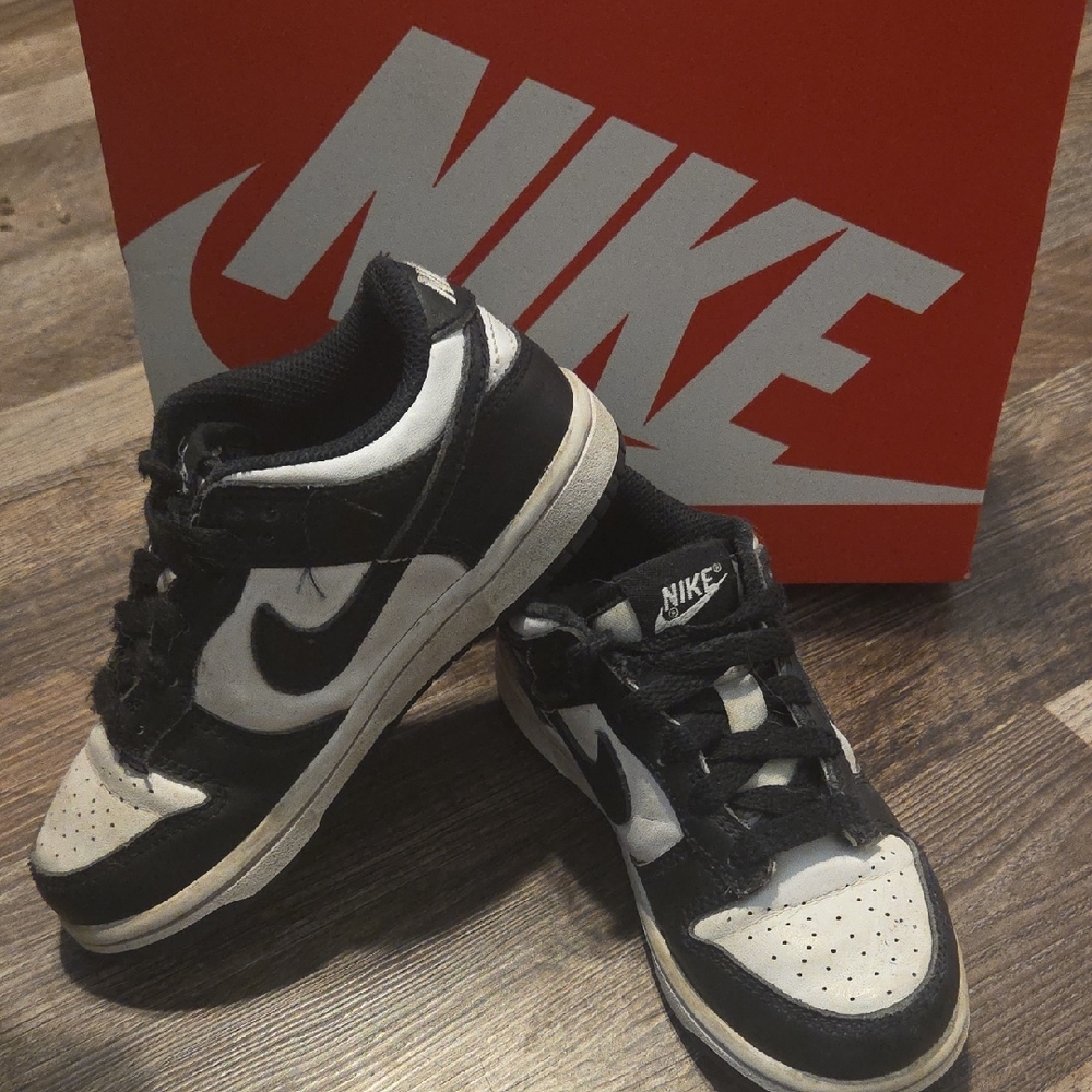 Nike Black and White Athletic Shoes